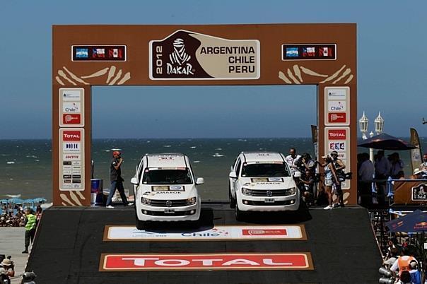 Rallye Dakar 2012: Zum dritten Mal in Folge ist Volkswagen Nutzfahrzeuge offizieller Fahrzeuglieferant der Dakar-Organisation. Foto: VW NfzAuto-Reporter.NET